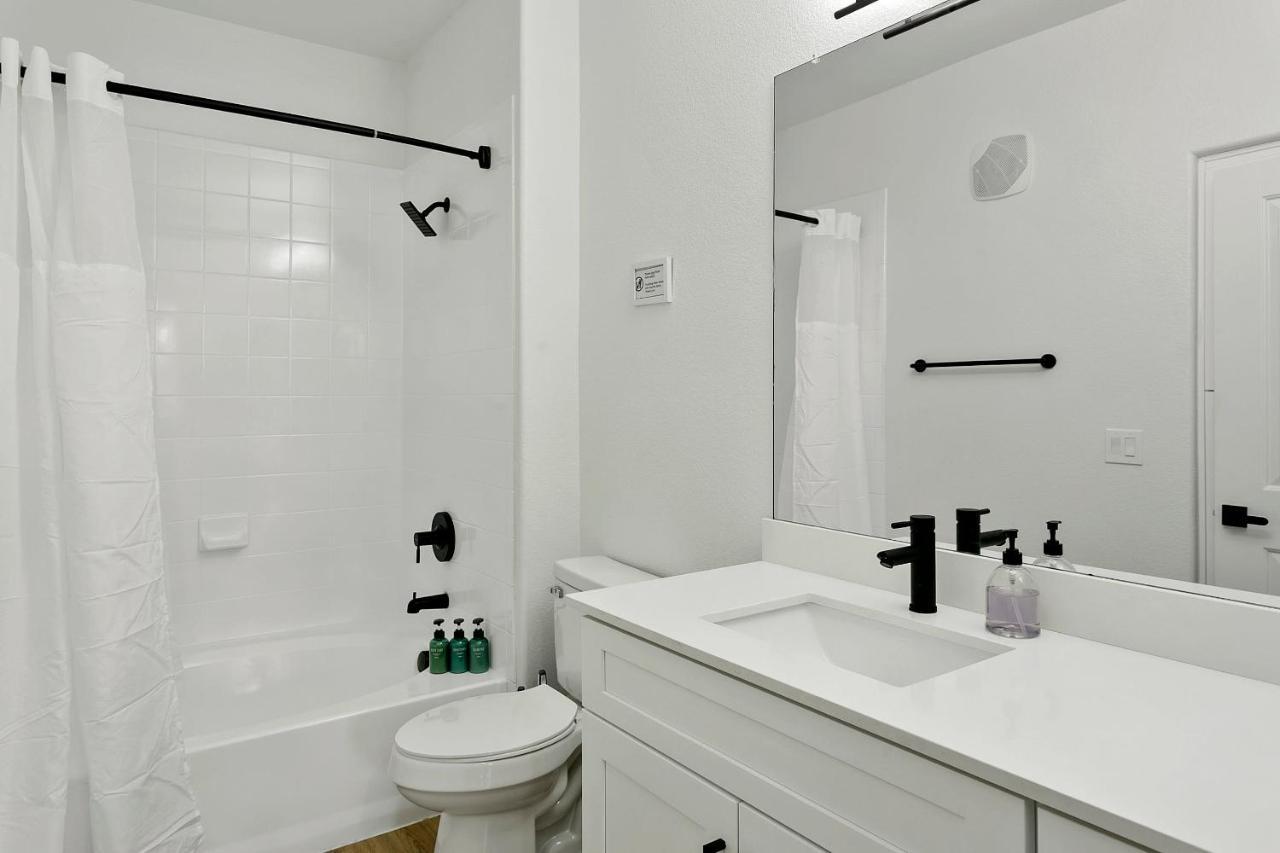 Cozysuites Glendale By The Stadium With Pool 10 Exteriör bild